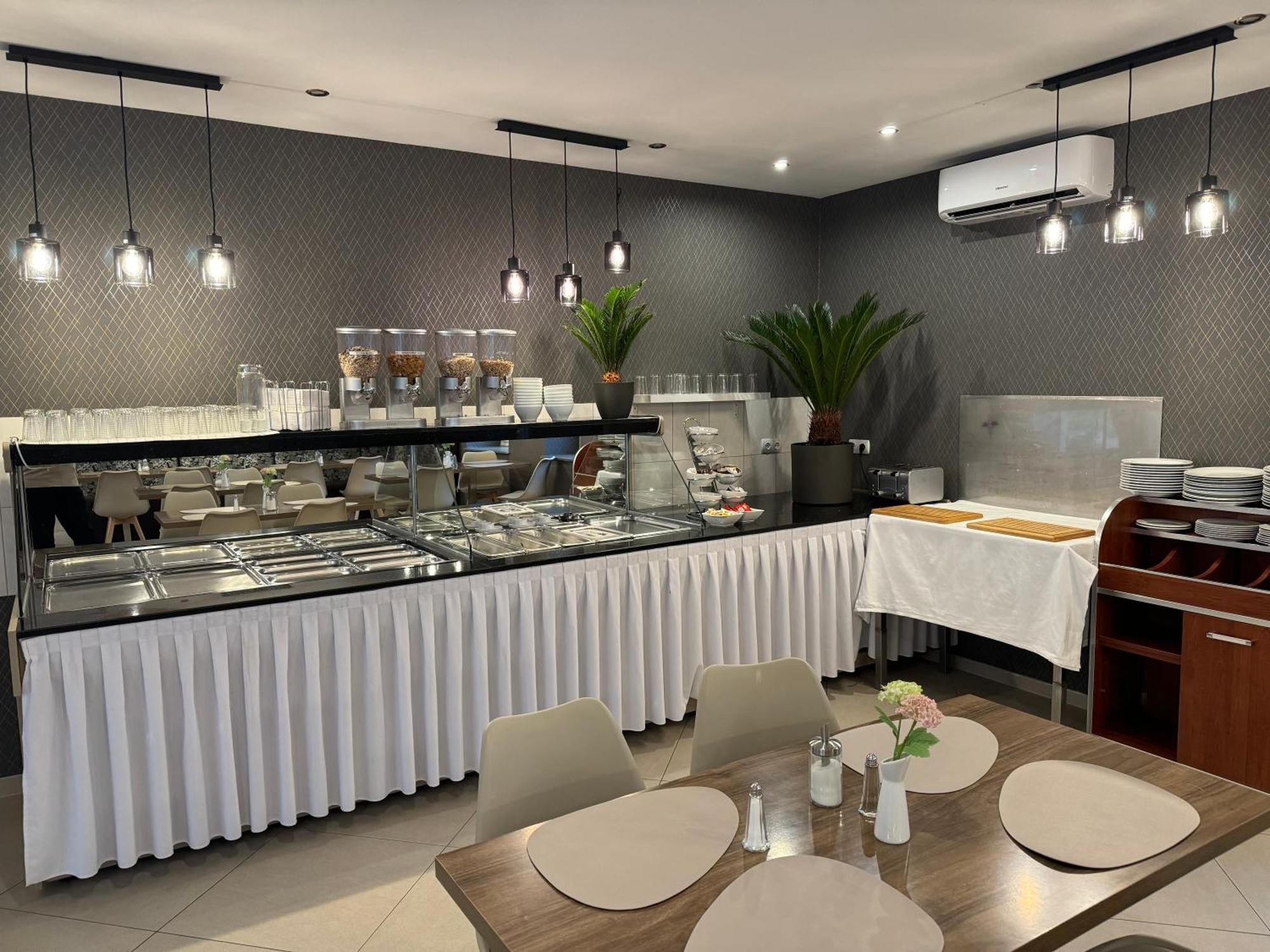 Skyline Hotel Hannover Bagian luar foto